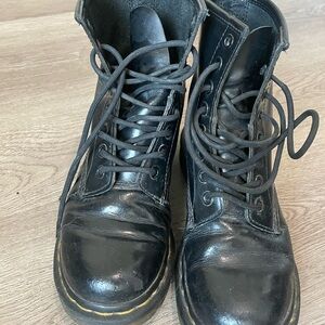 Doc martens women’s 5.5